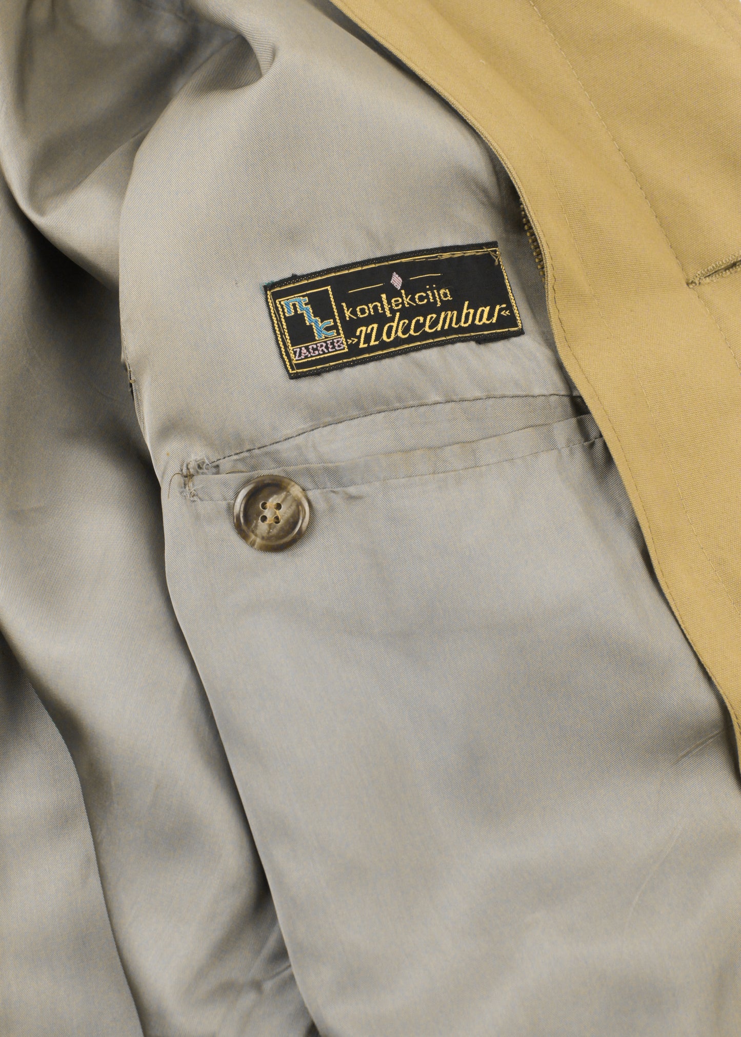Vintage Trench Coat in Camel