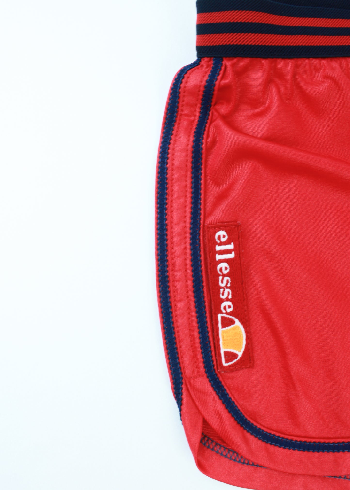 Ellesse sport shorts in red