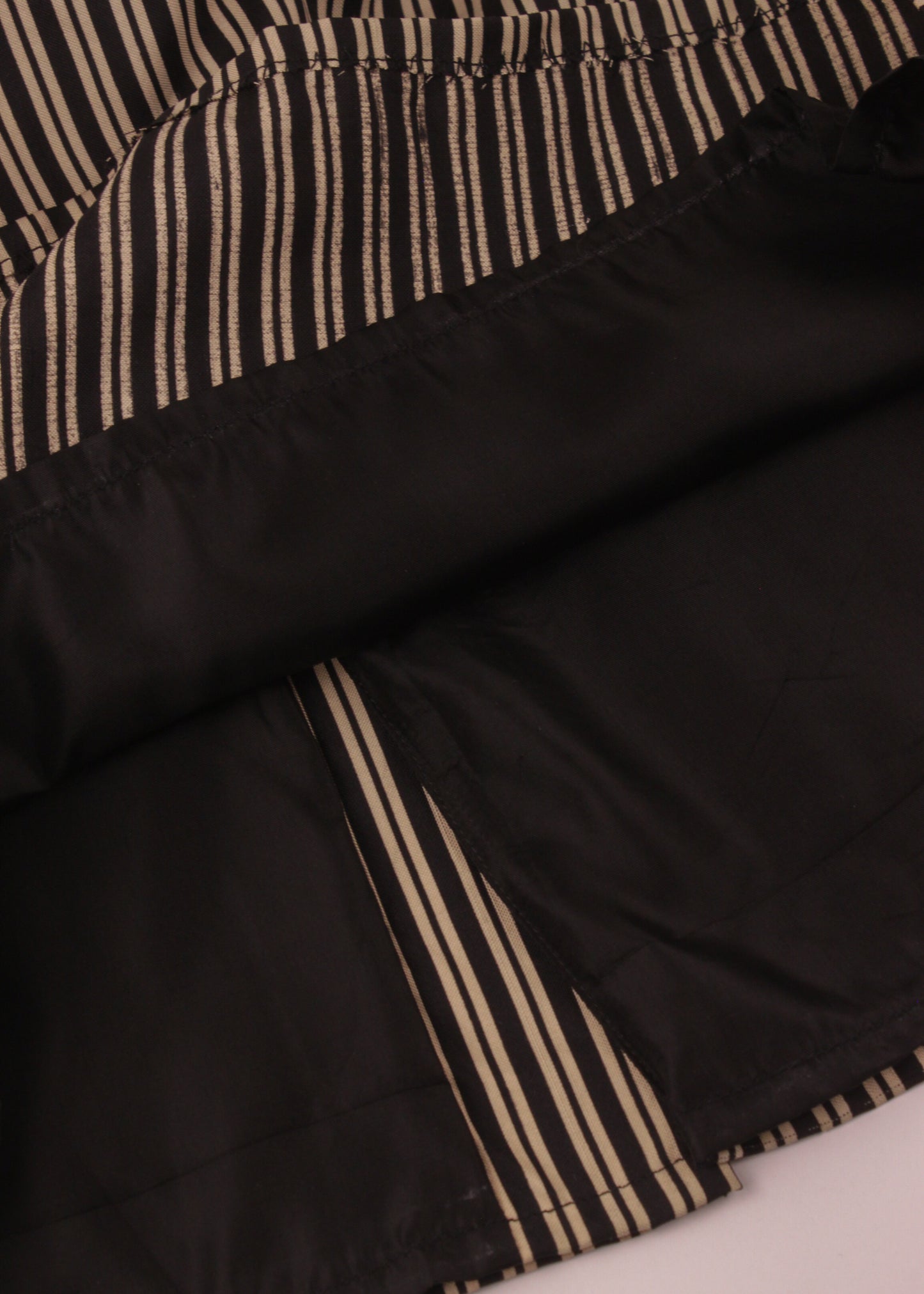 Striped silk pencil skirt in black and beige (with pockets)