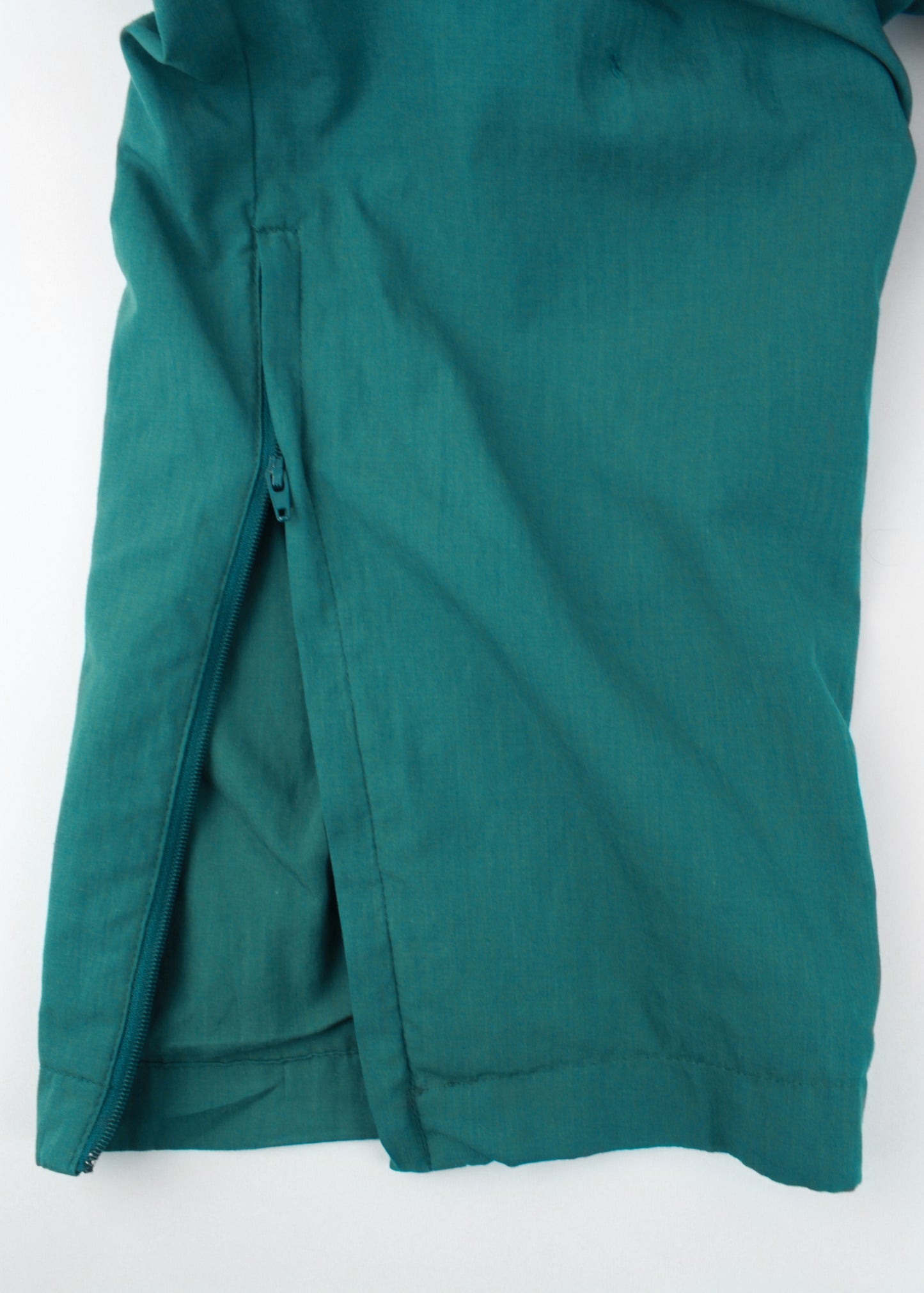 Lotto sport trousers in green (with pockets)