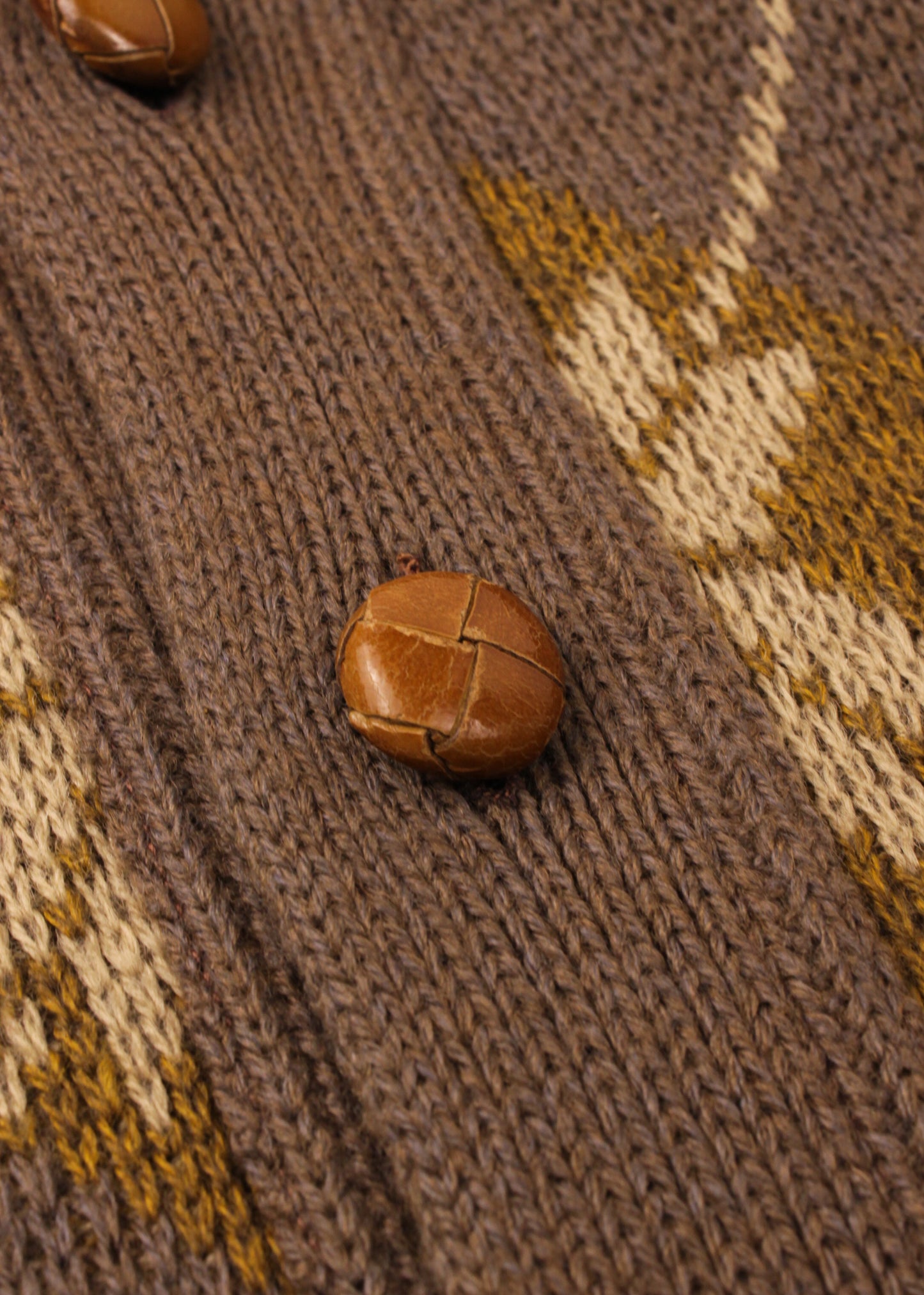 Vintage woolen cardigan in brown