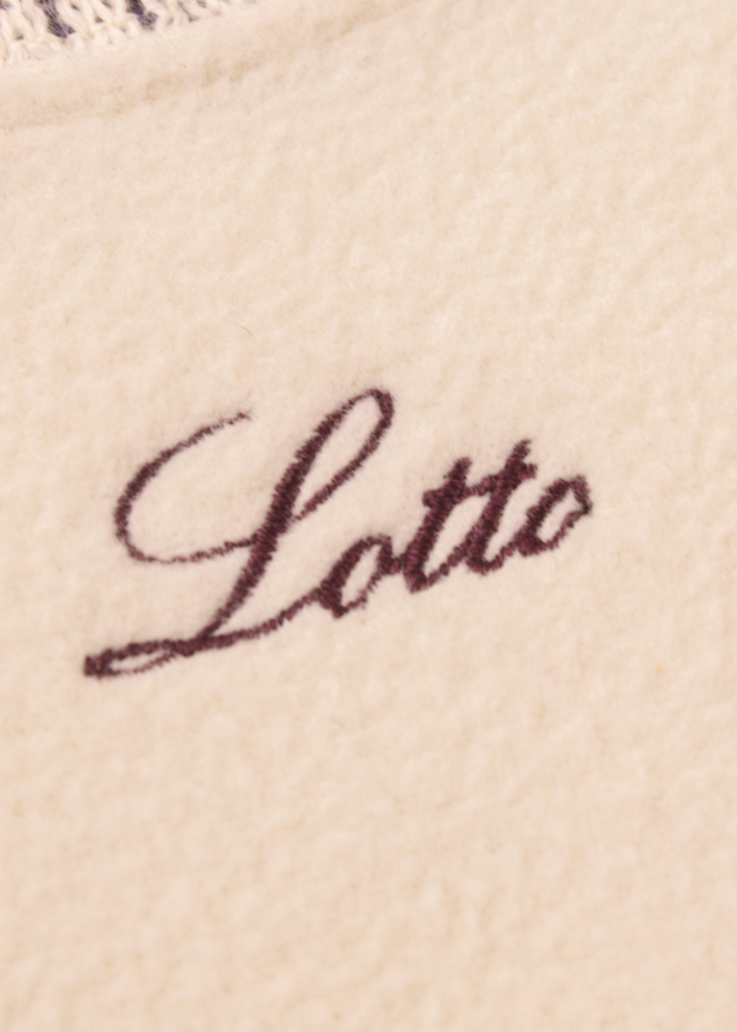 Vintage Lotto fleece in cream and eggplant
