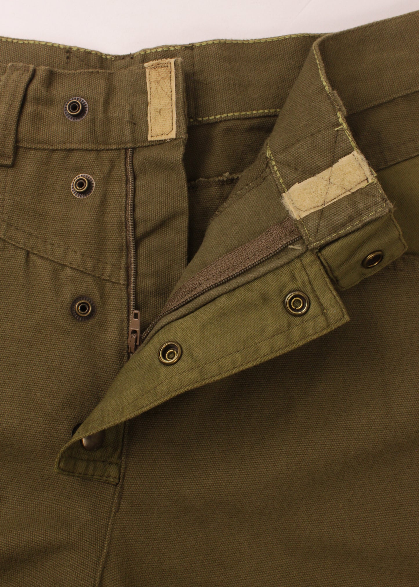 Vintage jeans in khaki