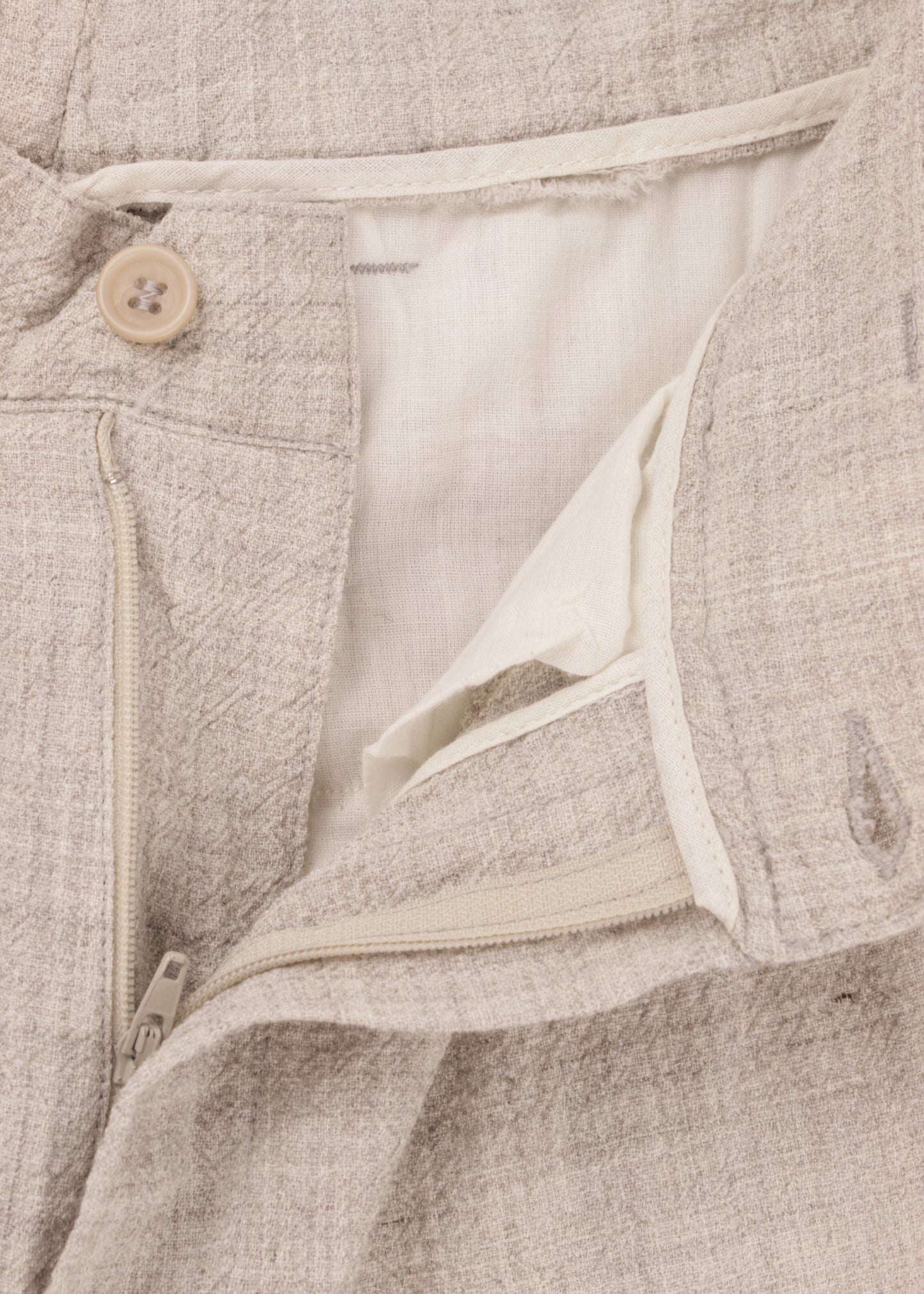 Woolen trousers in beige