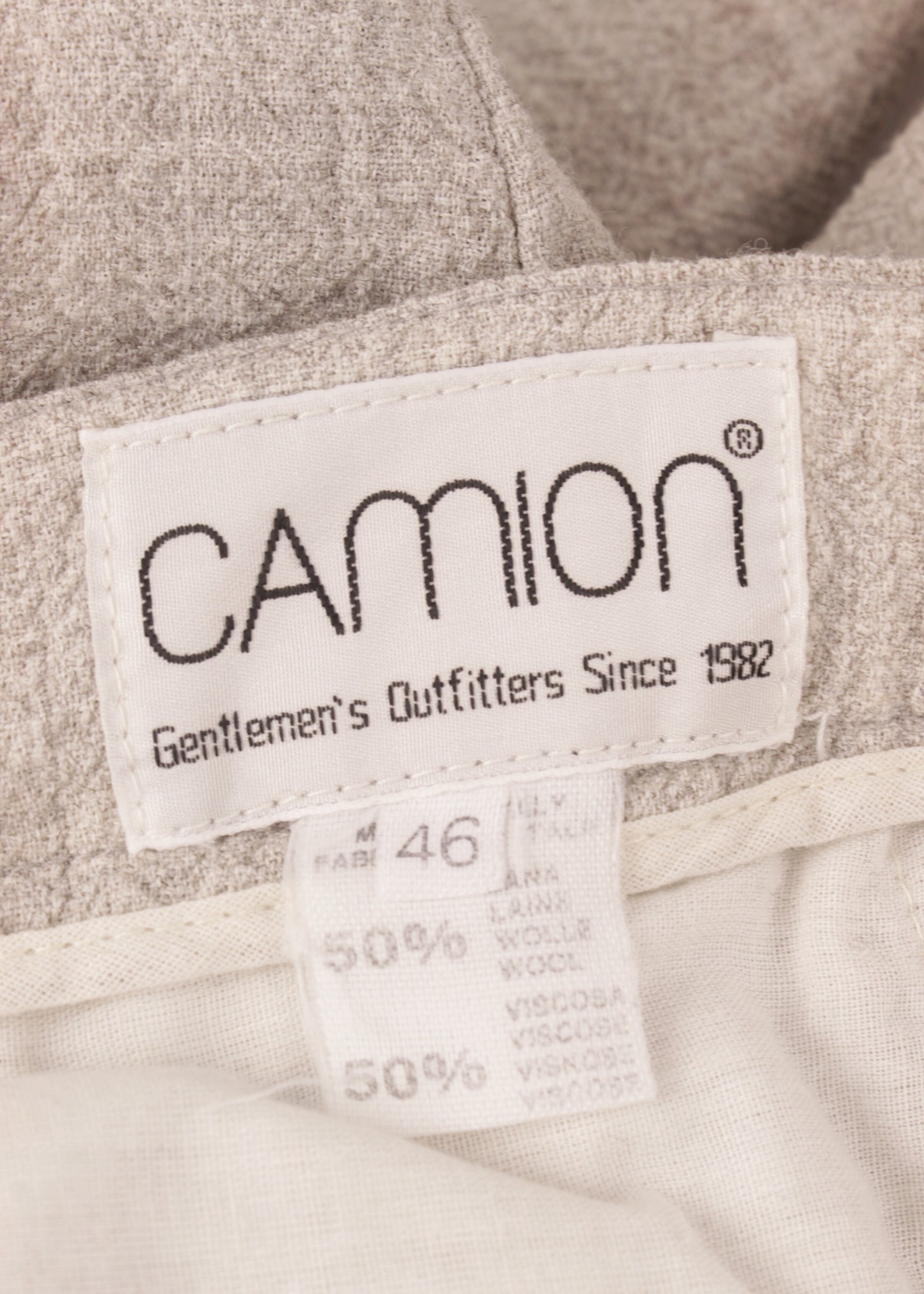 Woolen trousers in beige