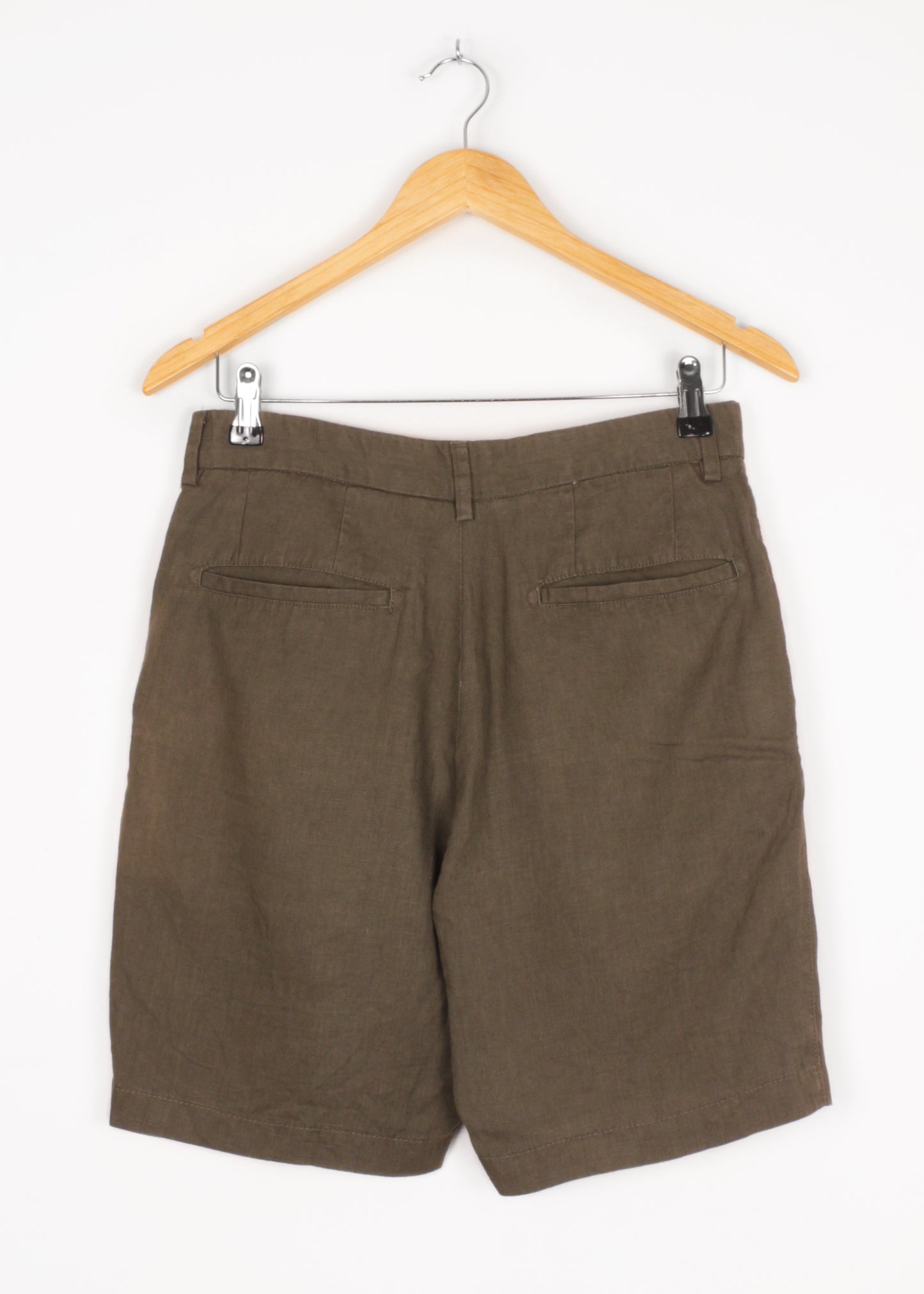 Linen shorts in green
