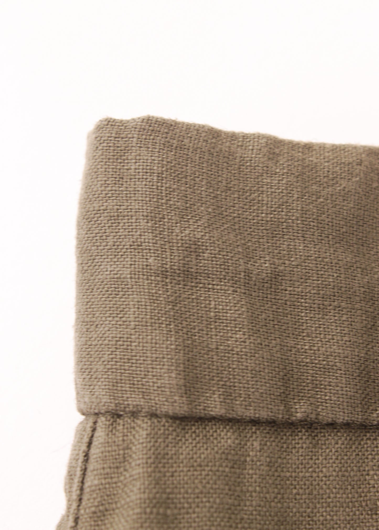 Linen shorts in green