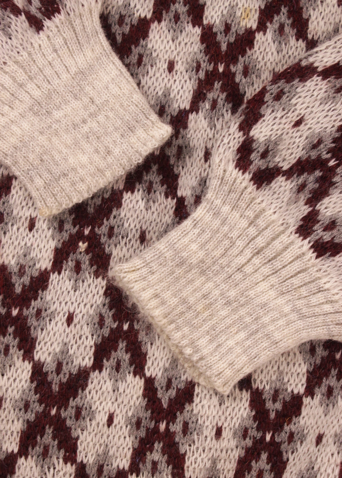 Vintage woolen sweater in cloud grey and burgundy