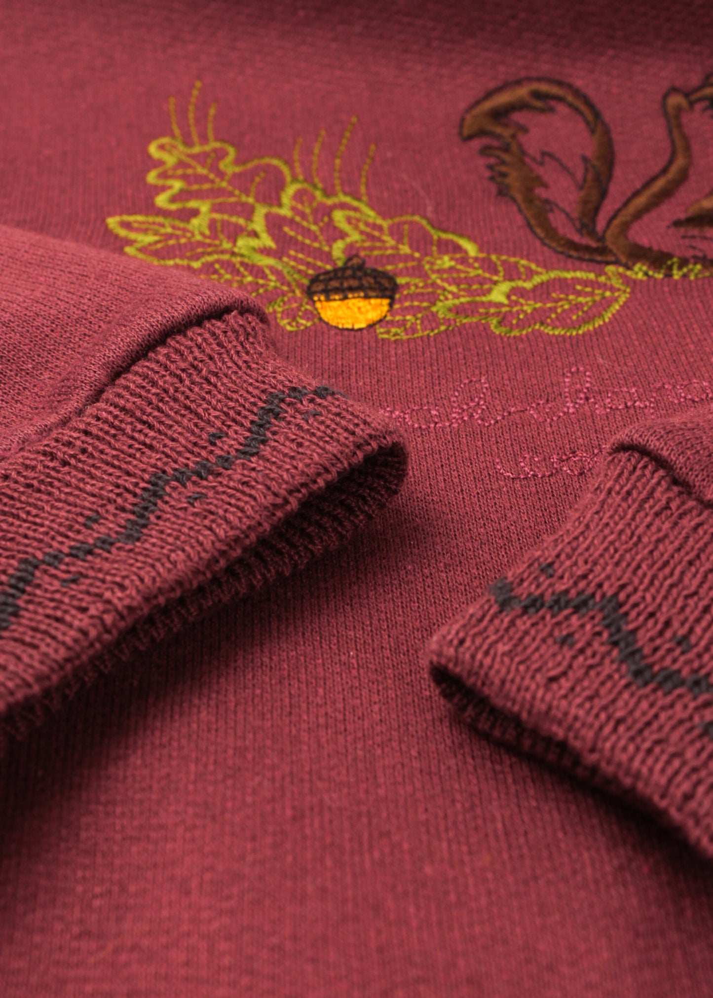 Vintage sweatshirt in burgundy with embroidery