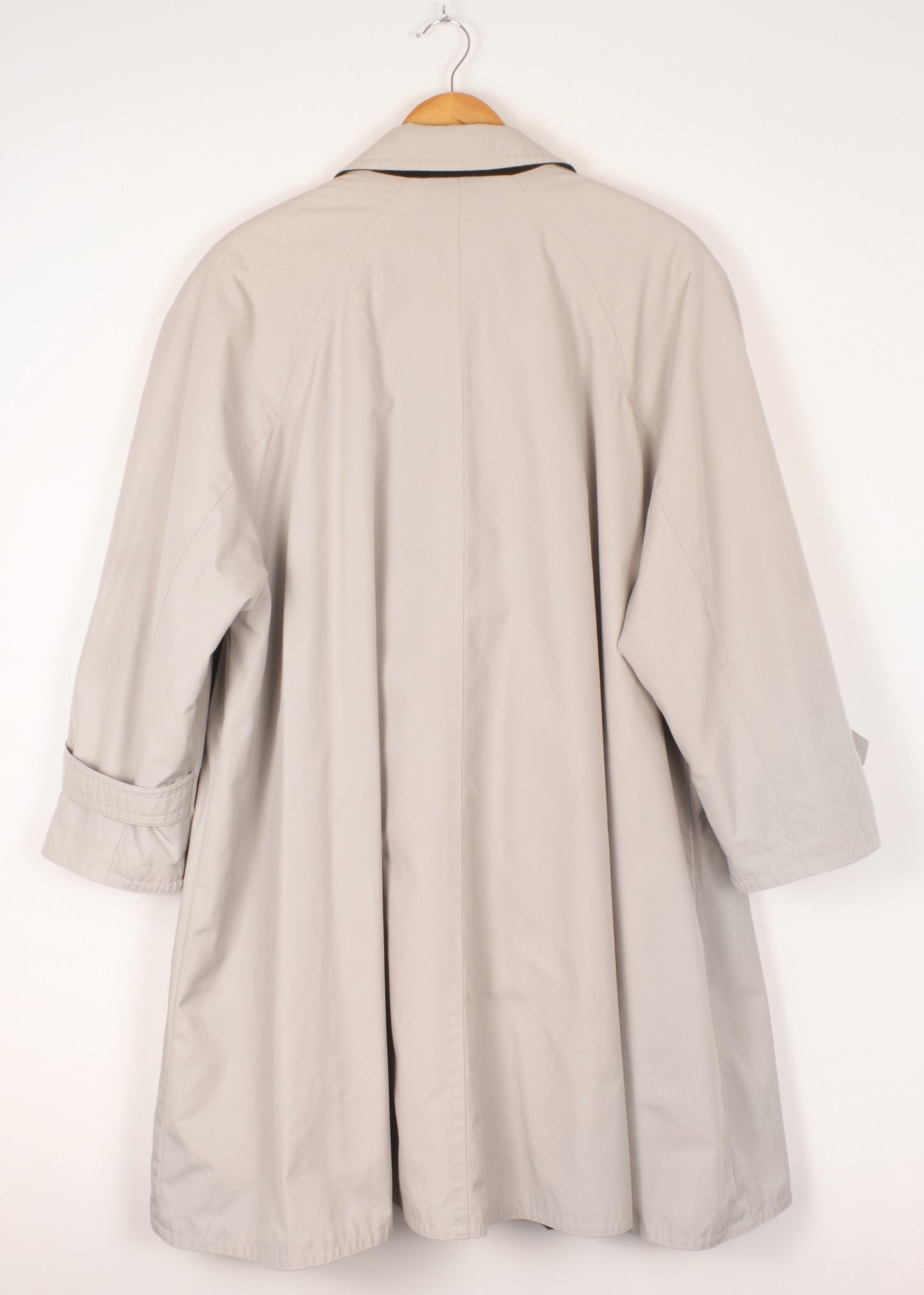 Warm trench coat in grey with green lining