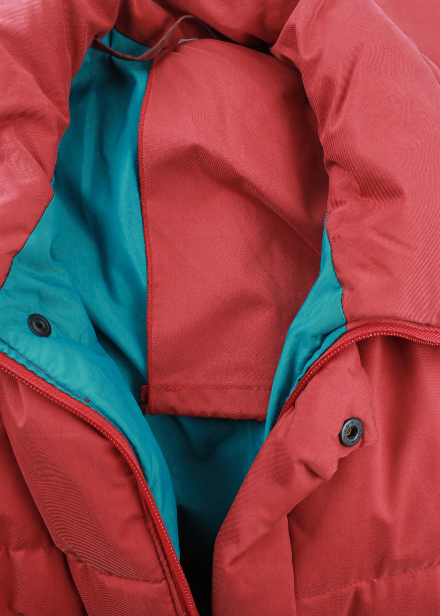 Vintage jacket in red with removable sleeves