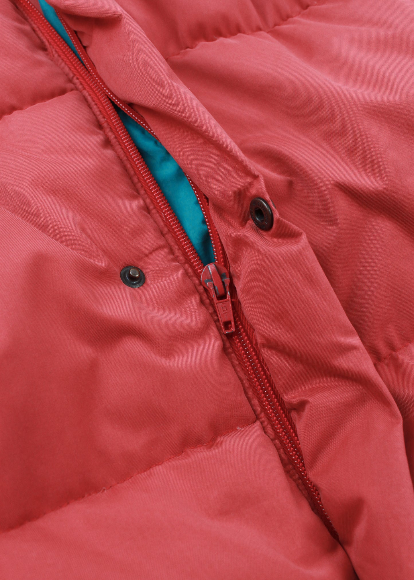 Vintage jacket in red with removable sleeves
