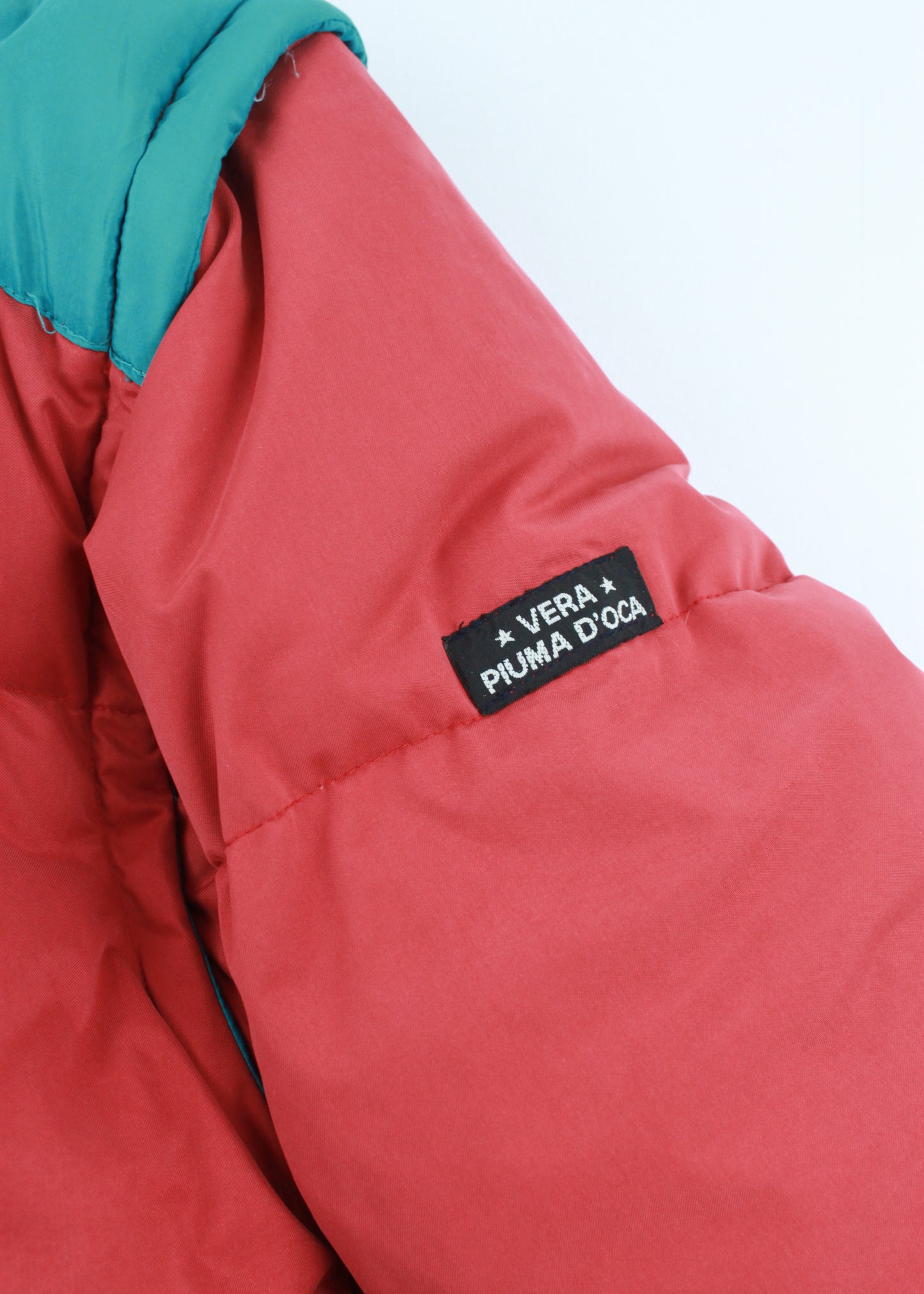 Vintage jacket in red with removable sleeves