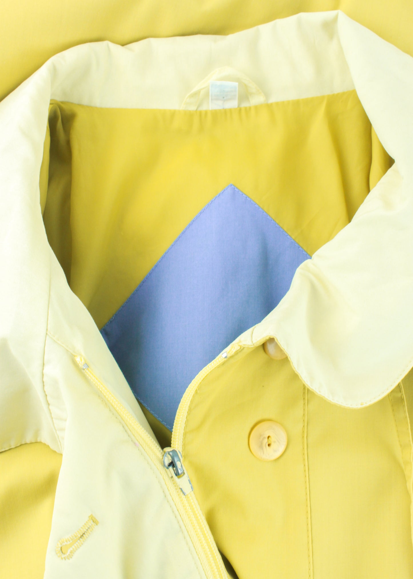 Pastelově žlutá vintage parka