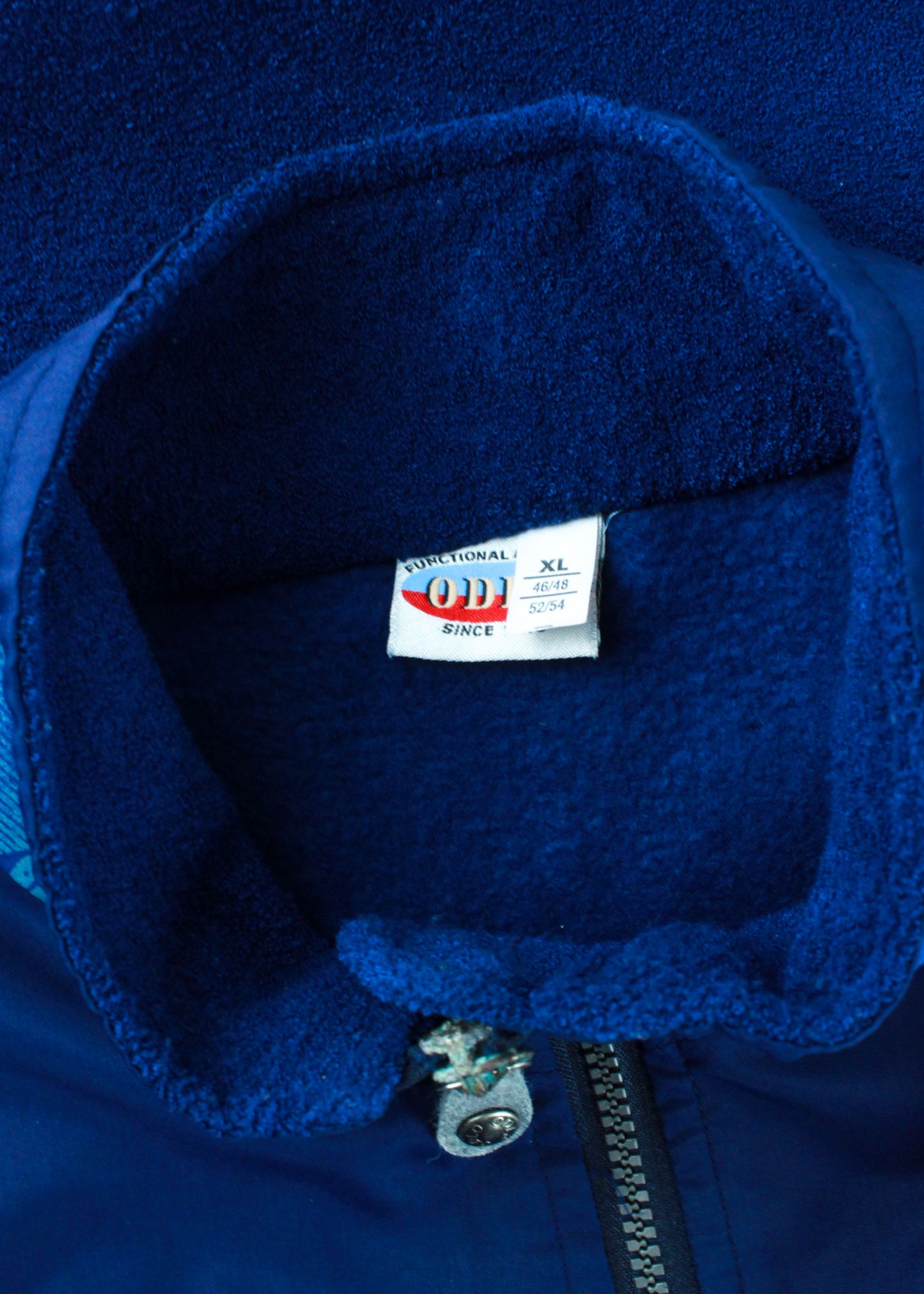 Vintage windbreaker in blue