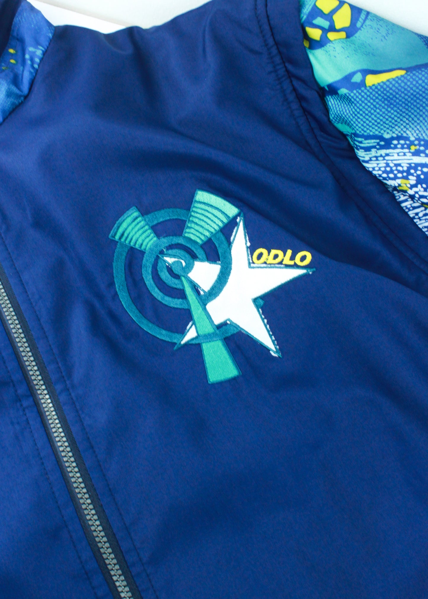 Vintage windbreaker in blue