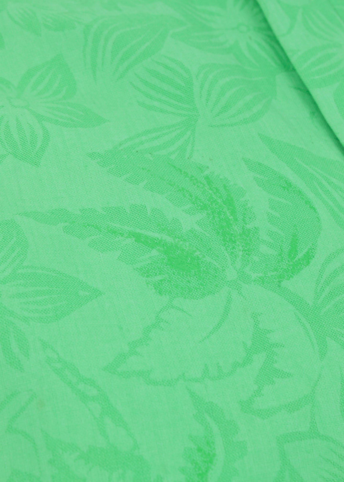 Vintage floral printed shorts in green