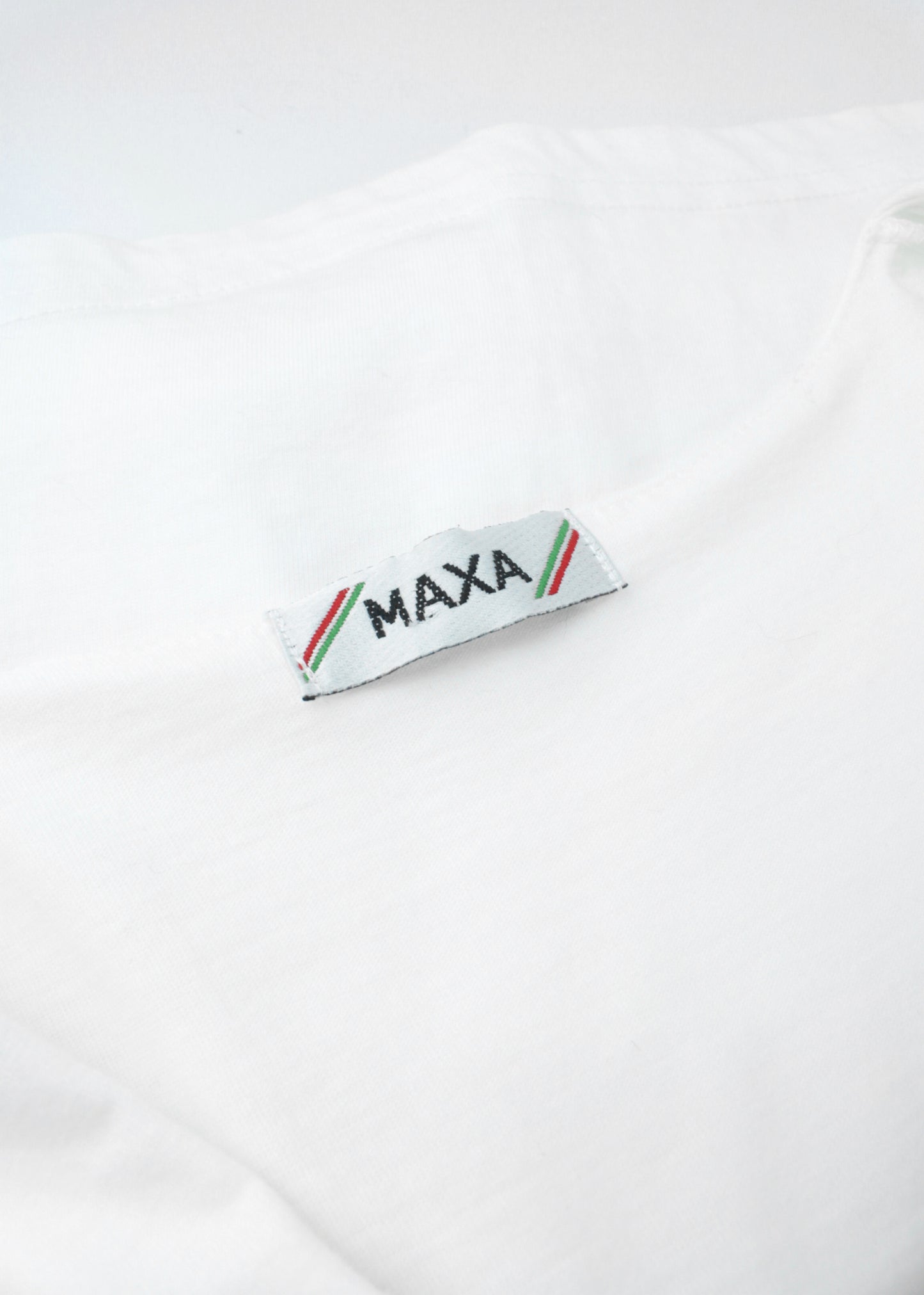 Vintage t-shirt in white with collar