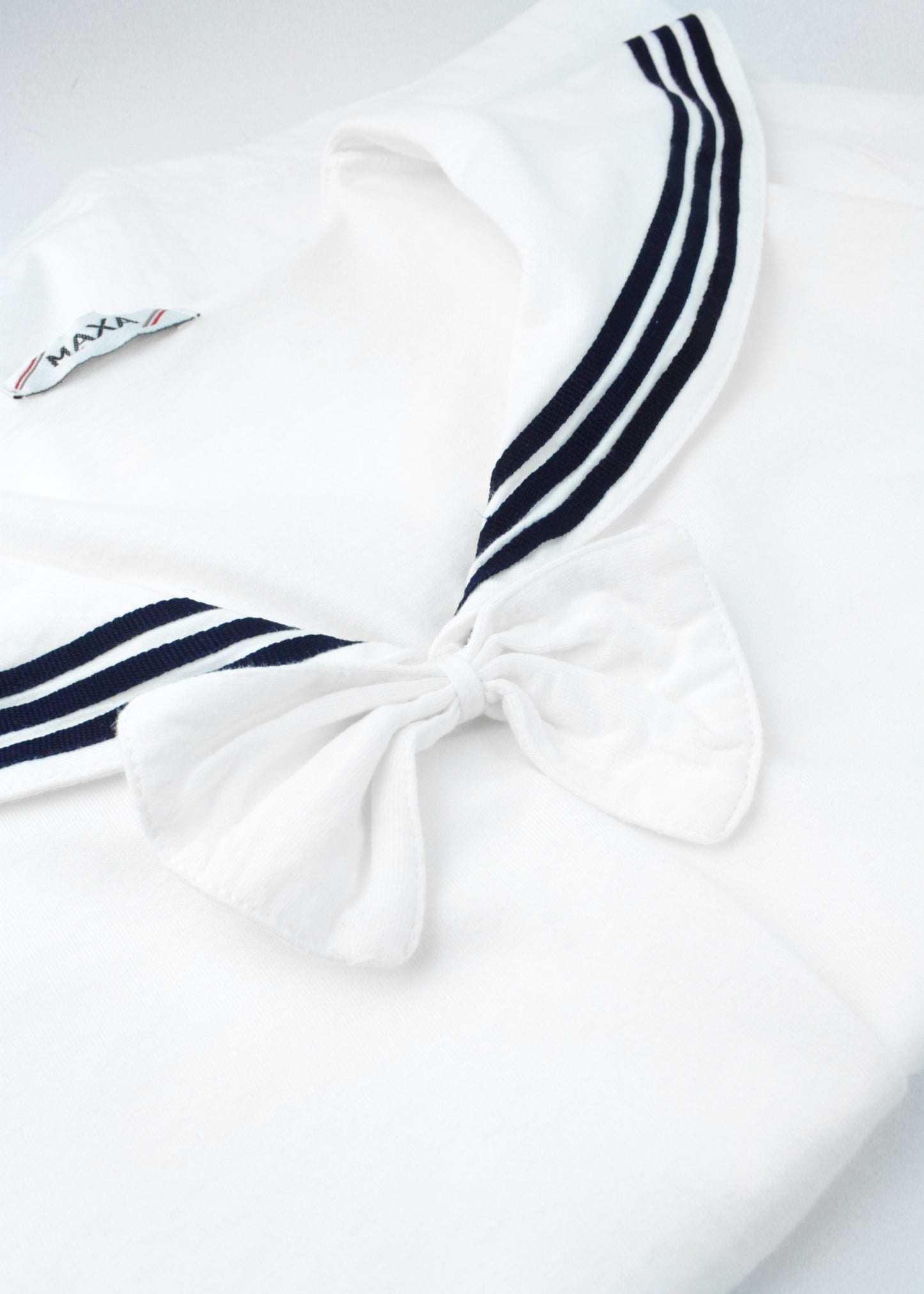 Vintage t-shirt in white with collar
