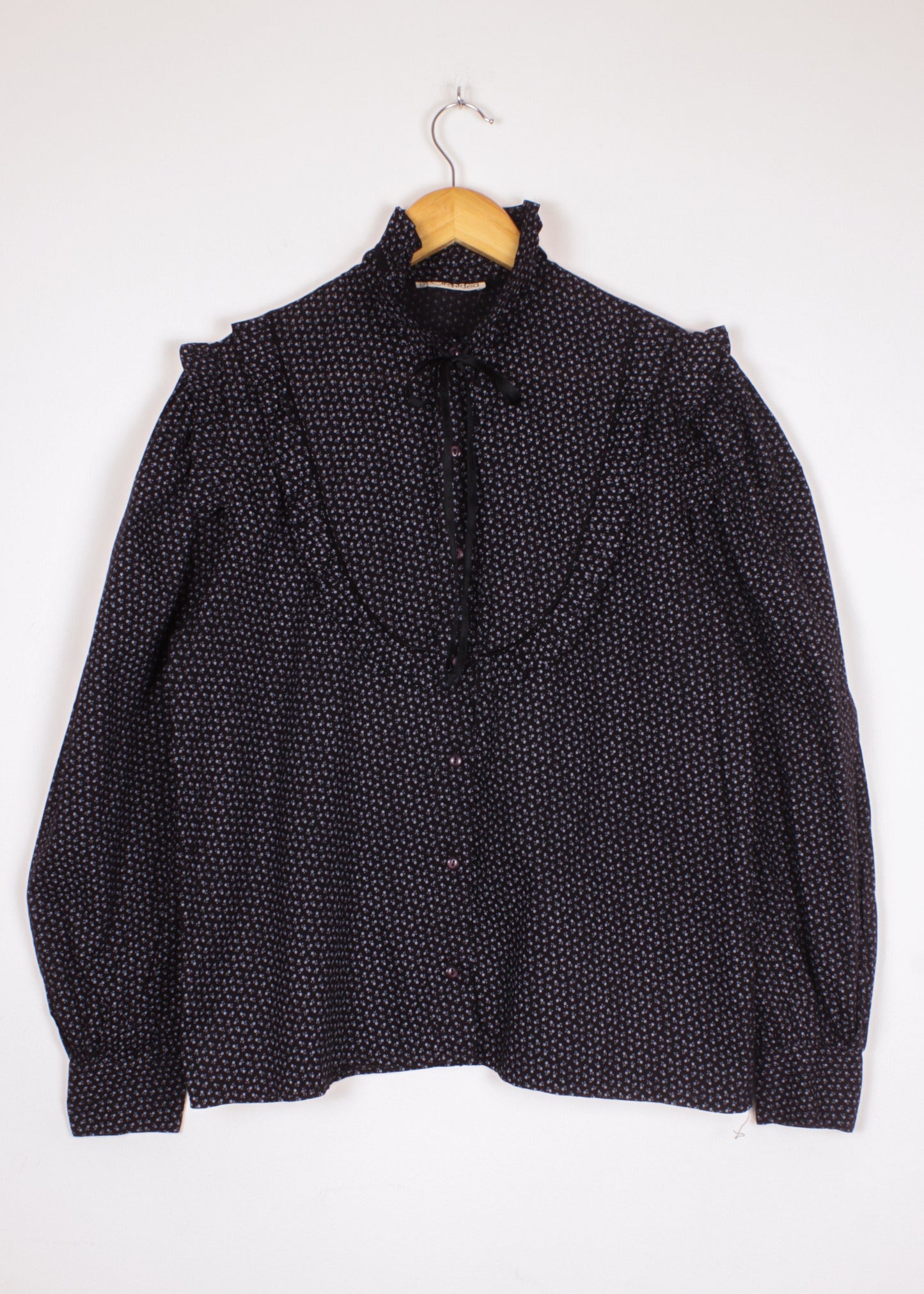Vintage blouse in black
