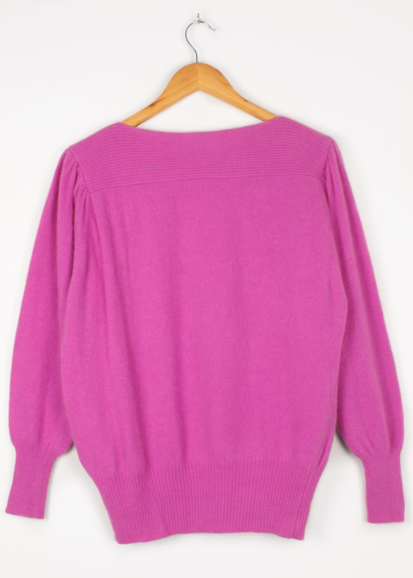 Vintage woolen sweater in lilac