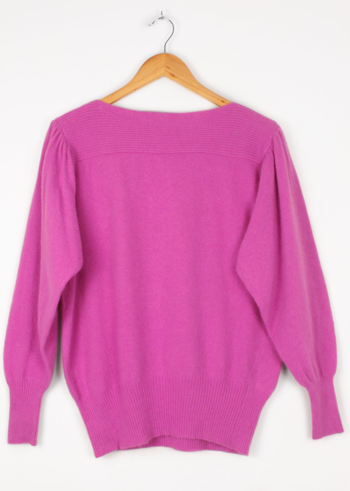Vintage woolen sweater in lilac