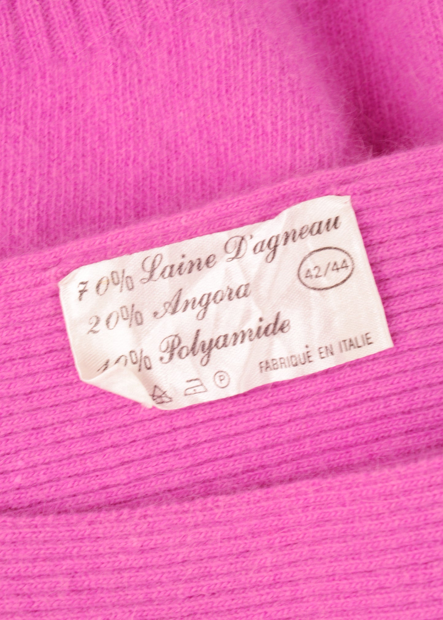Vintage woolen sweater in lilac
