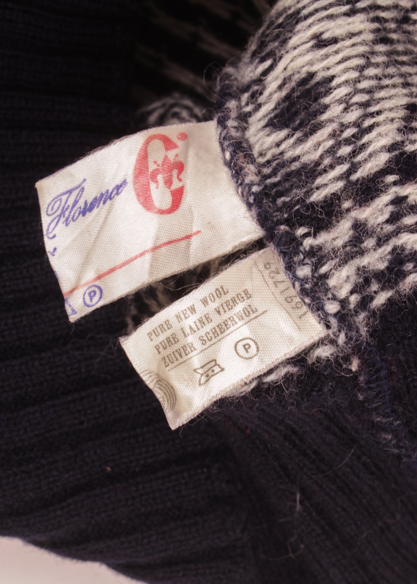Vintage woolen xmas sweater