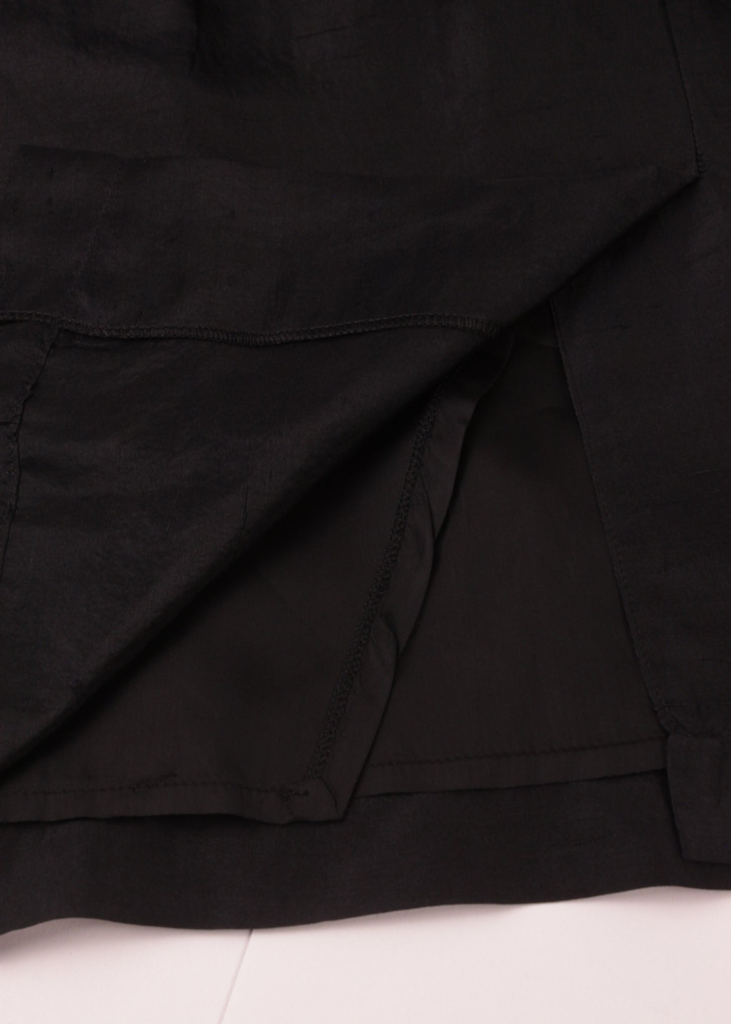 Silk skirt in black