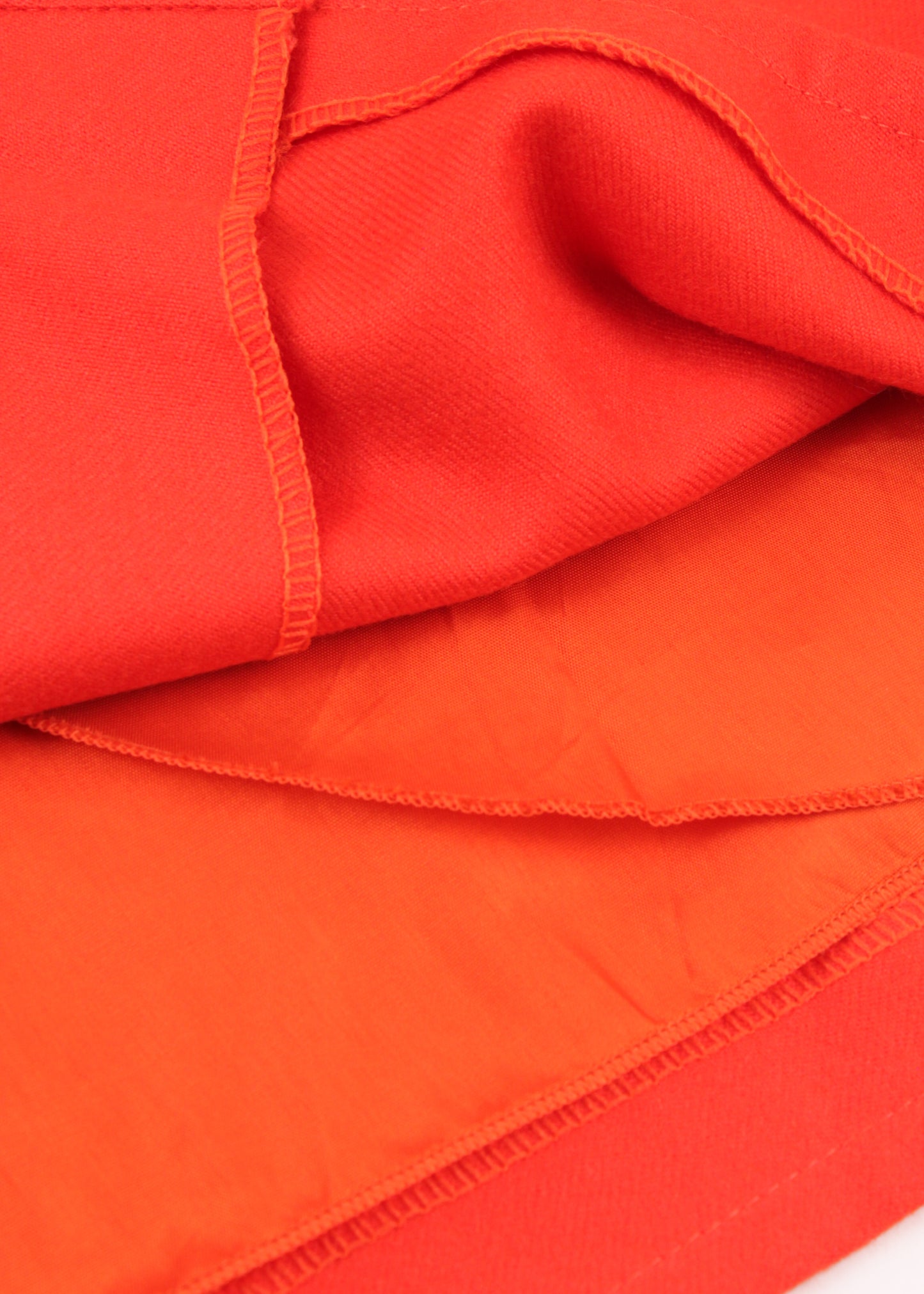 Woolen pencil skirt in red
