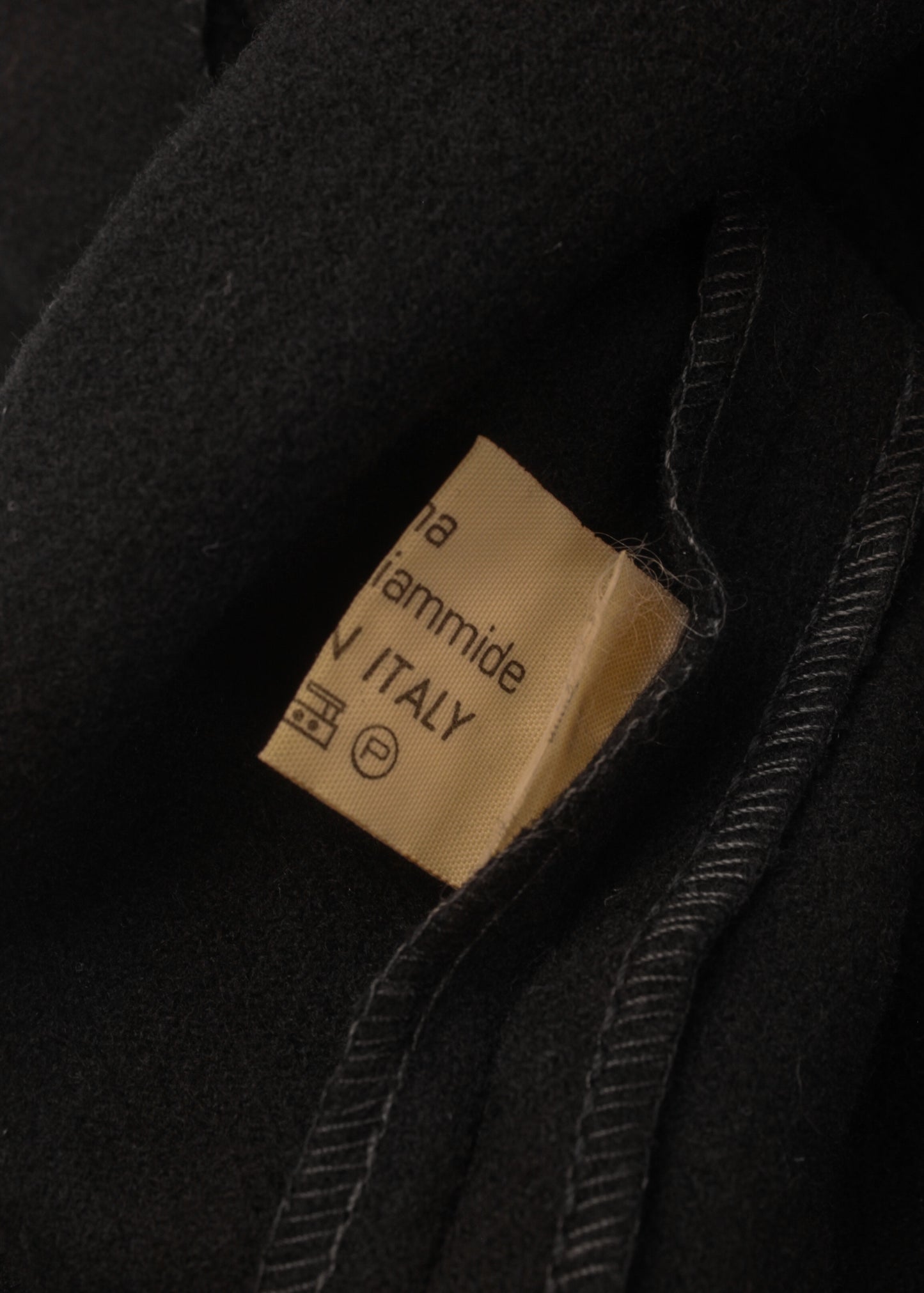 Woolen shirt in black