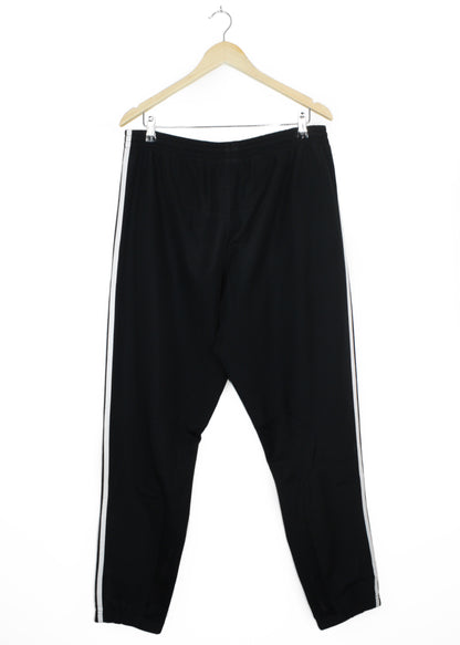 Adidas wind pants in black (with pockets)