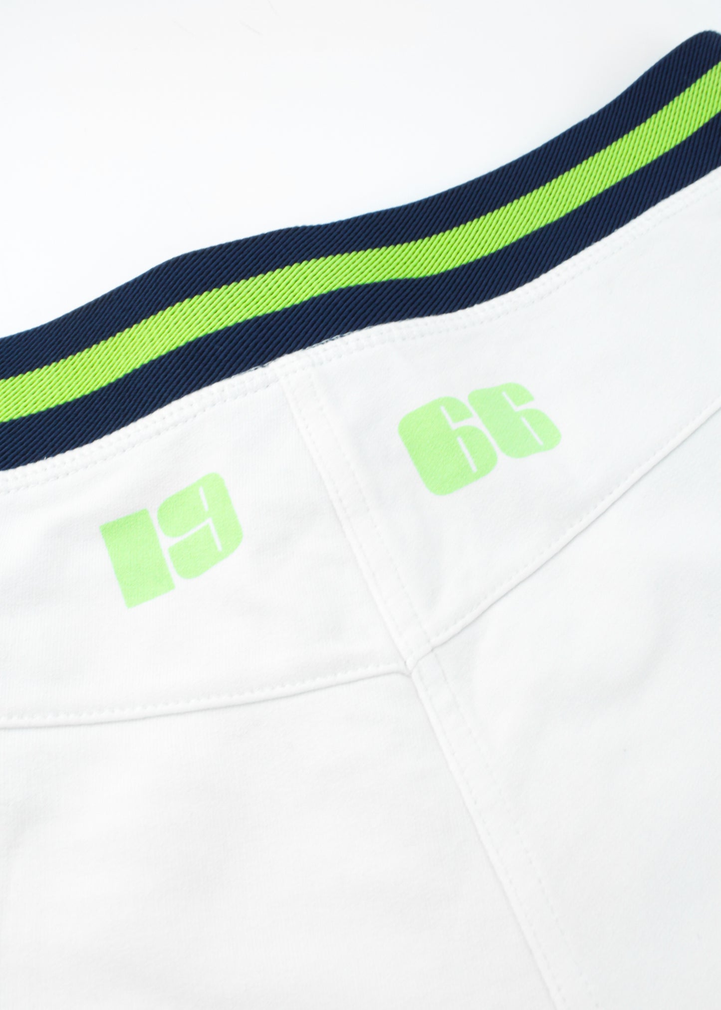 Head tennis shorts in white (with pockets)