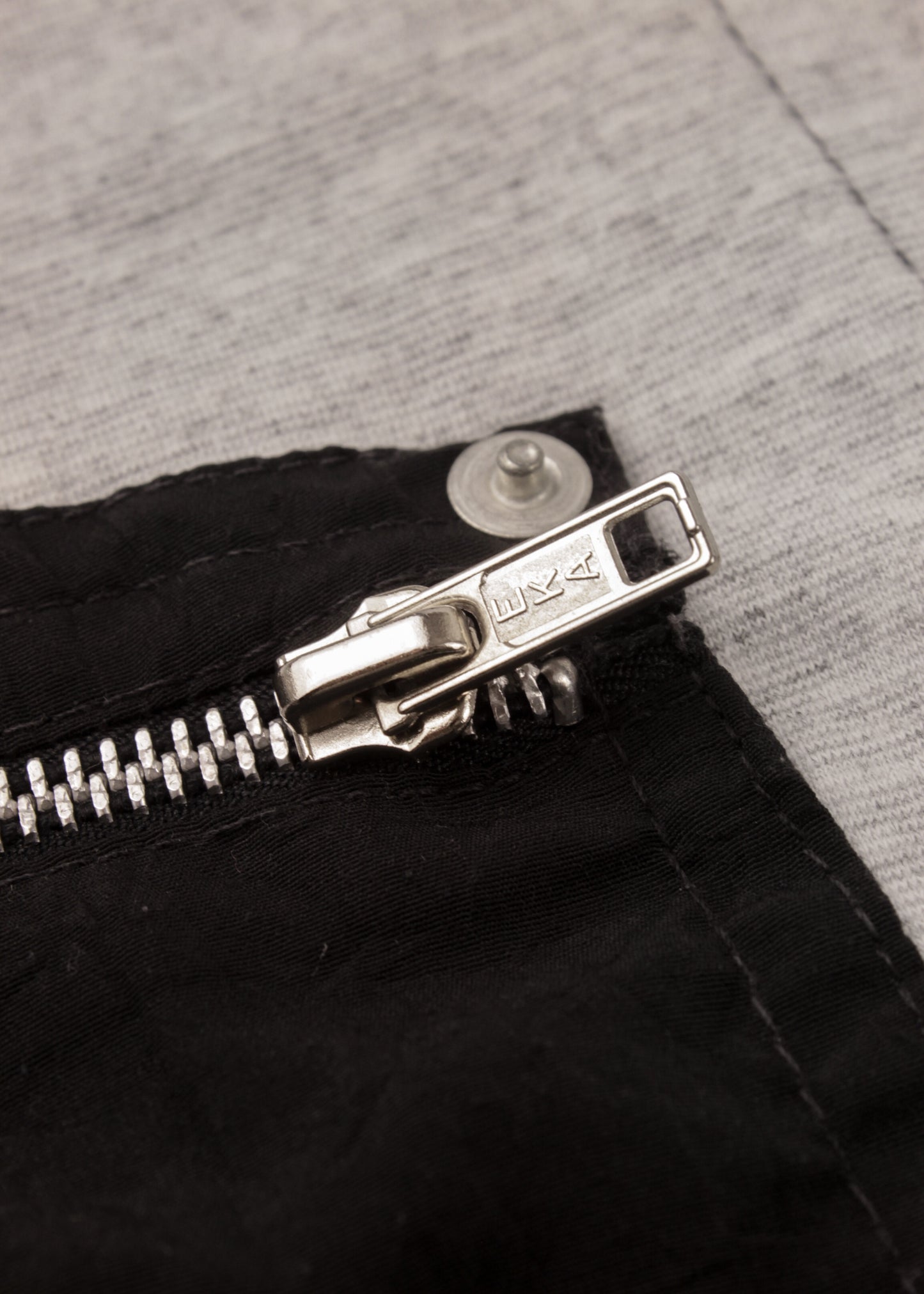 Short sleeve shirt in grey and black