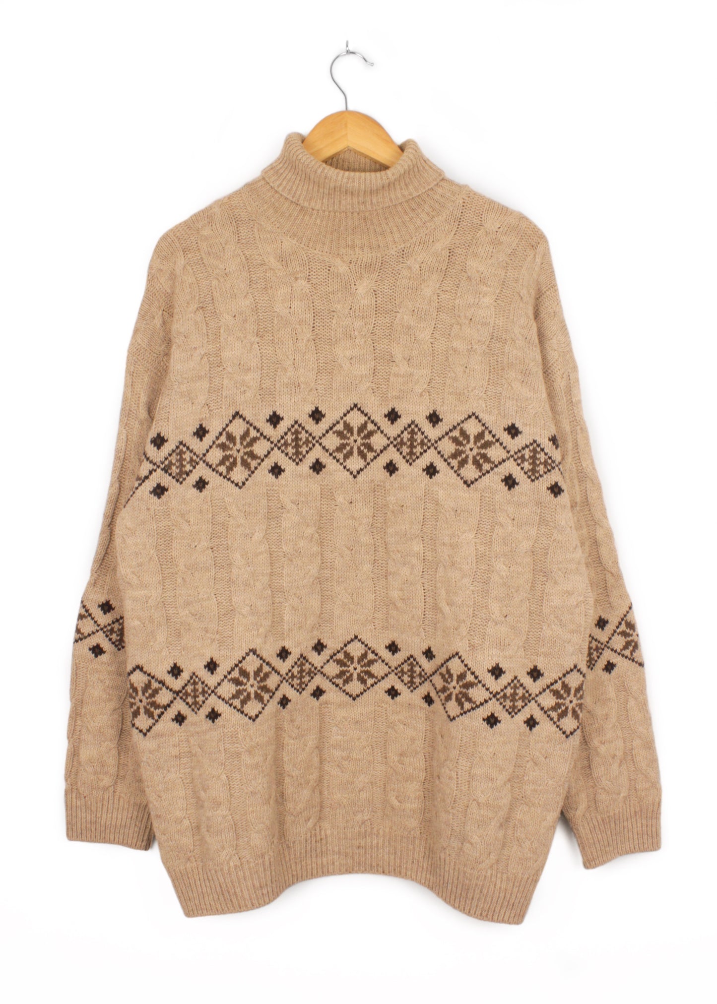 Woolen sweater in beige and brown