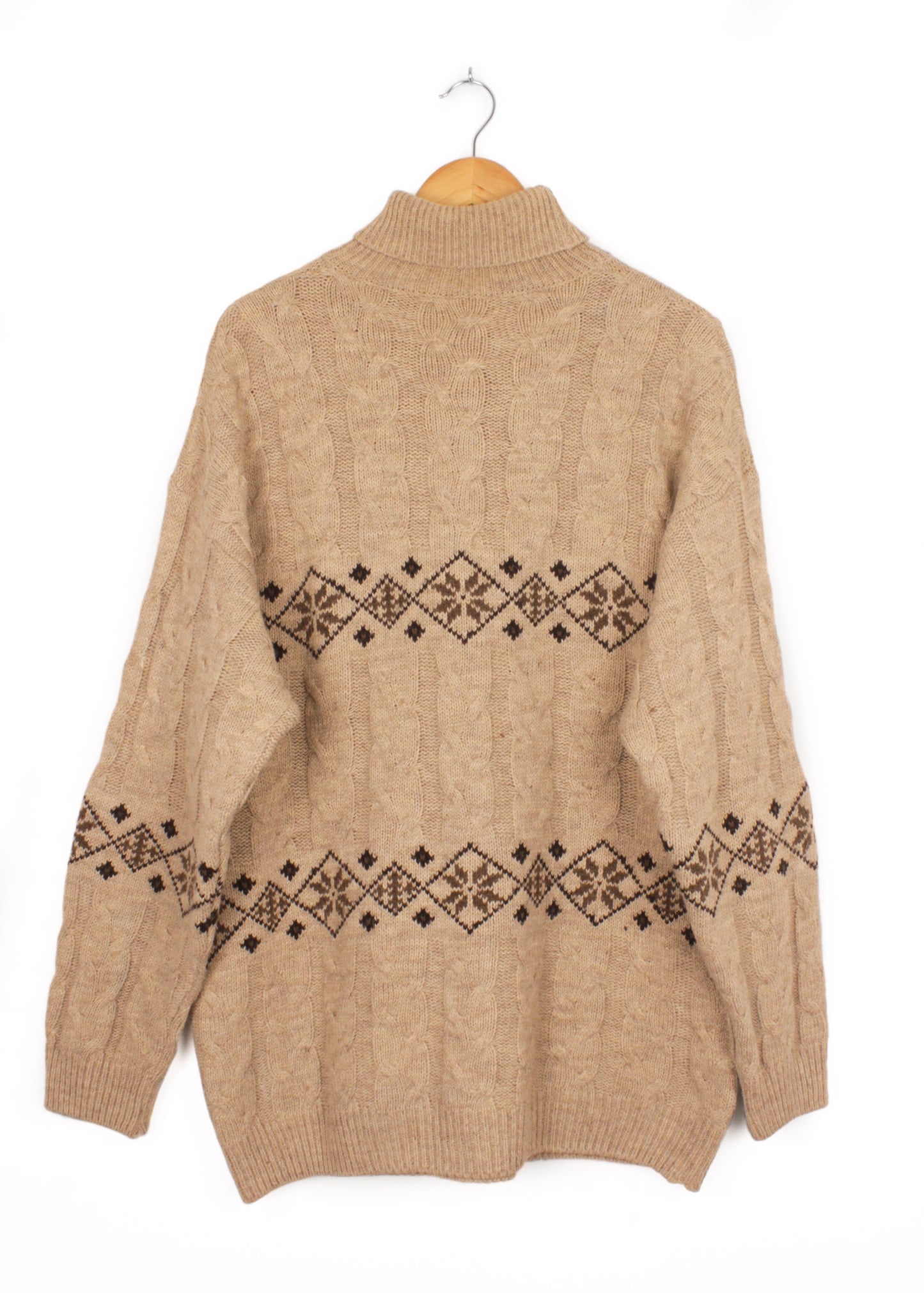 Woolen sweater in beige and brown