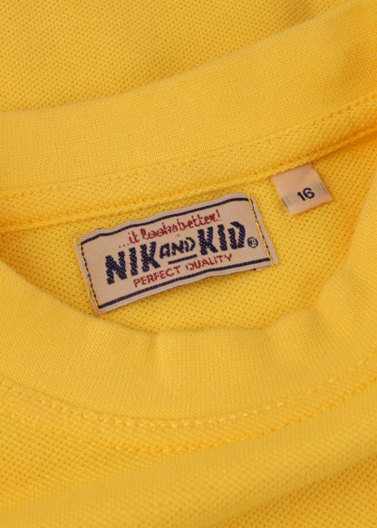 Basic yellow tee