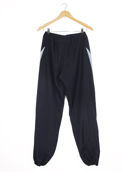 Lotto wind pants in black (with pockets)