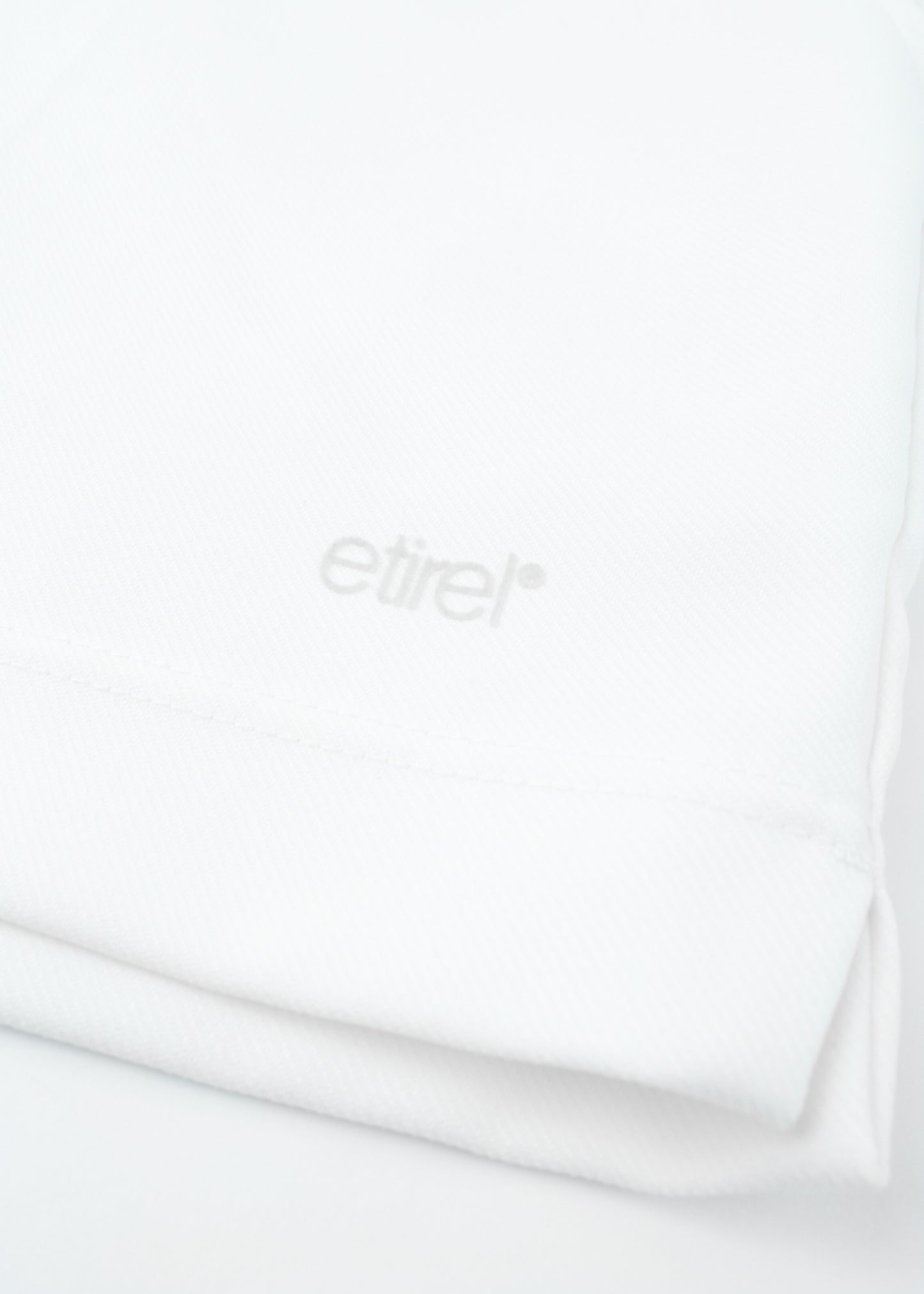 Etirel tennis shorts in white (with pockets)