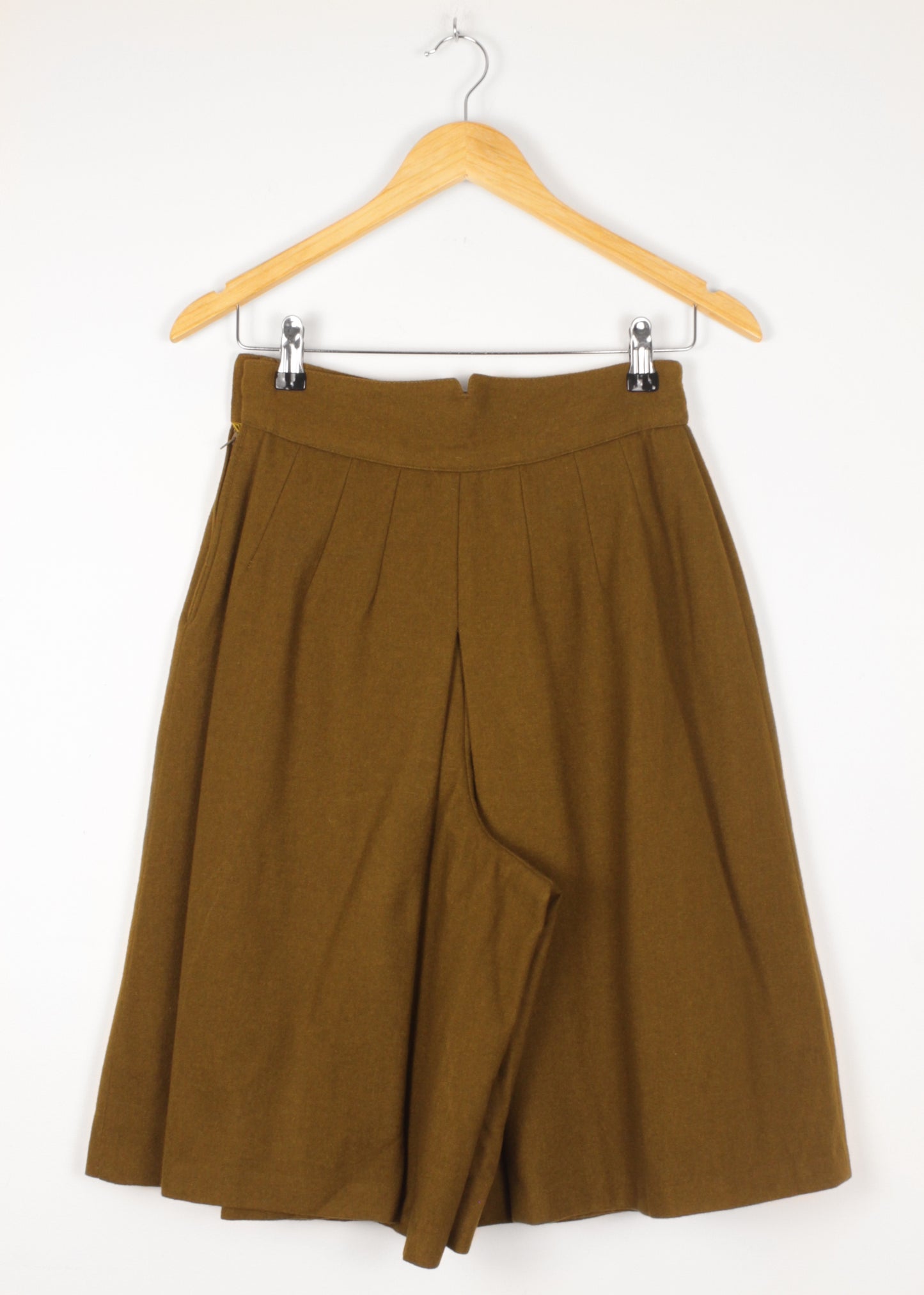 Vintage shorts in khaki