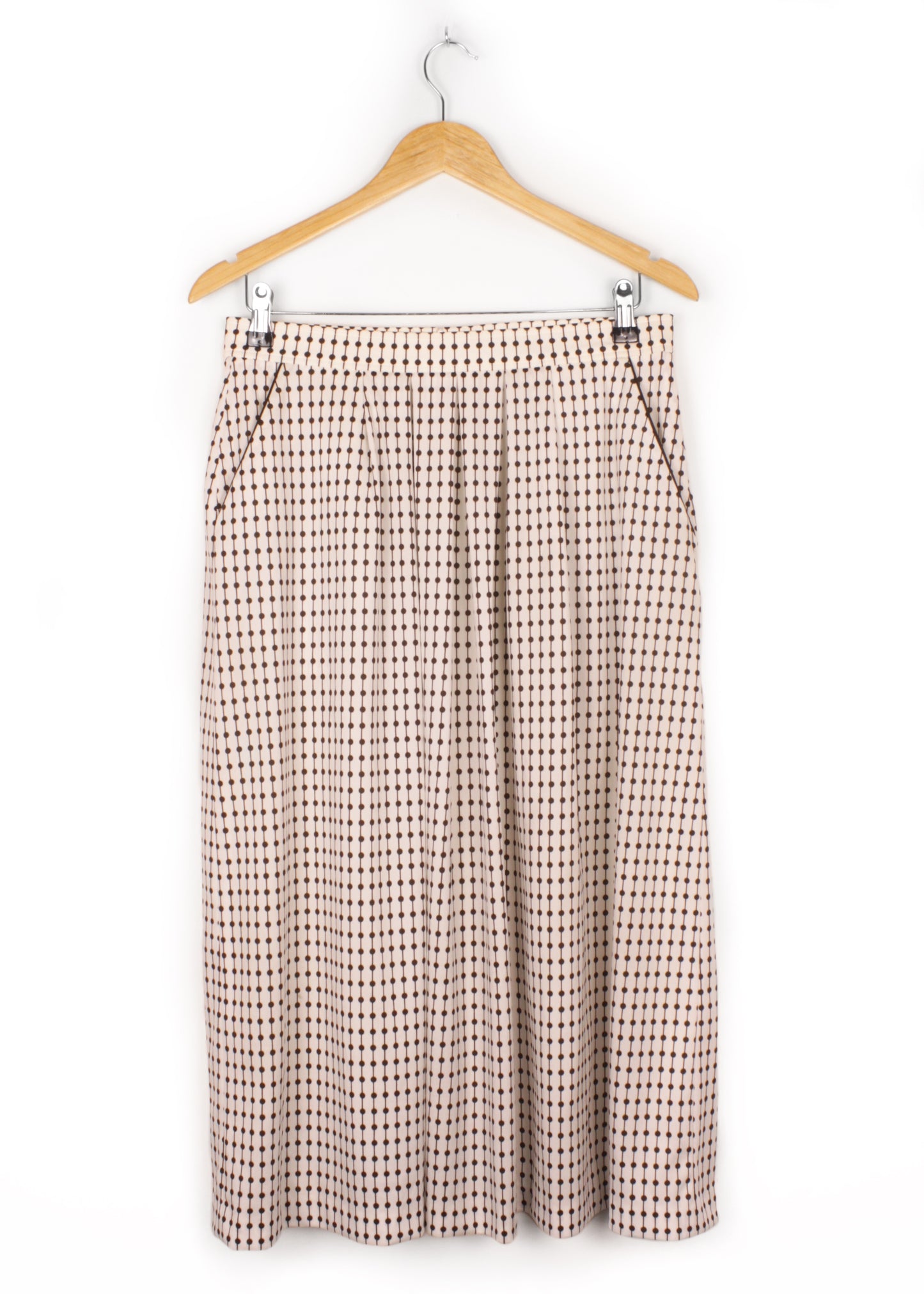 Retro white skirt