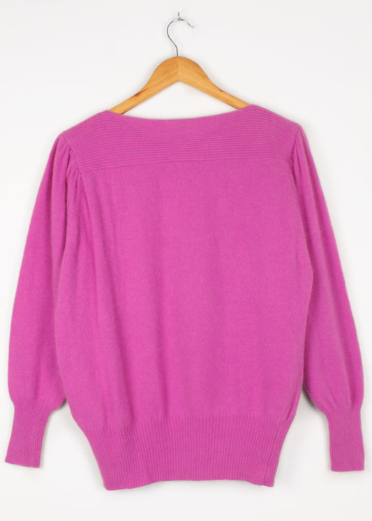 Vintage woolen sweater in lilac