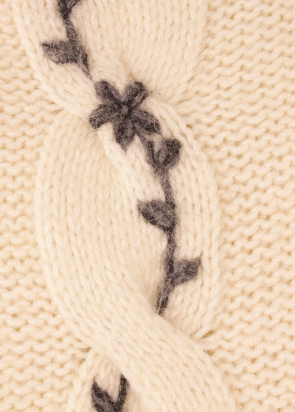 Woolen sweater in cream